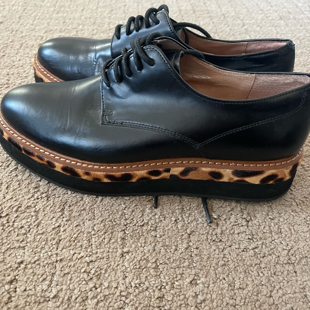 Halogen shoes - like-new